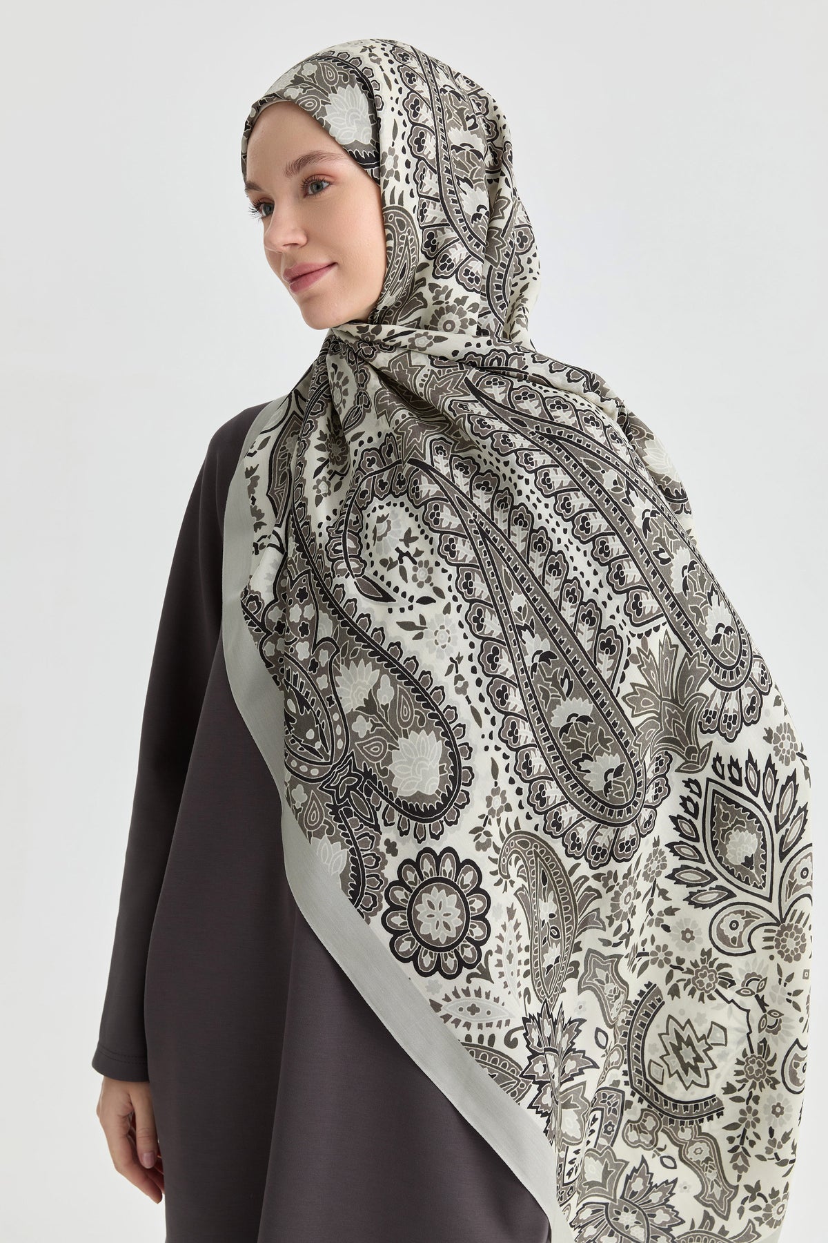 Paisley Desenli Natural Şal - Siyah