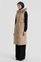 Tuğla Desenli Kapitone Yelek - Taş TUGBA