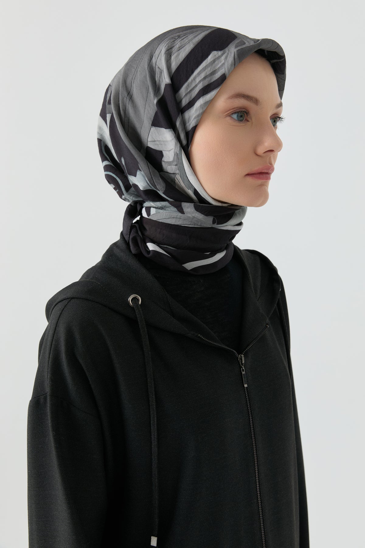 Peyda Natural Eşarp - Siyah TUGBA