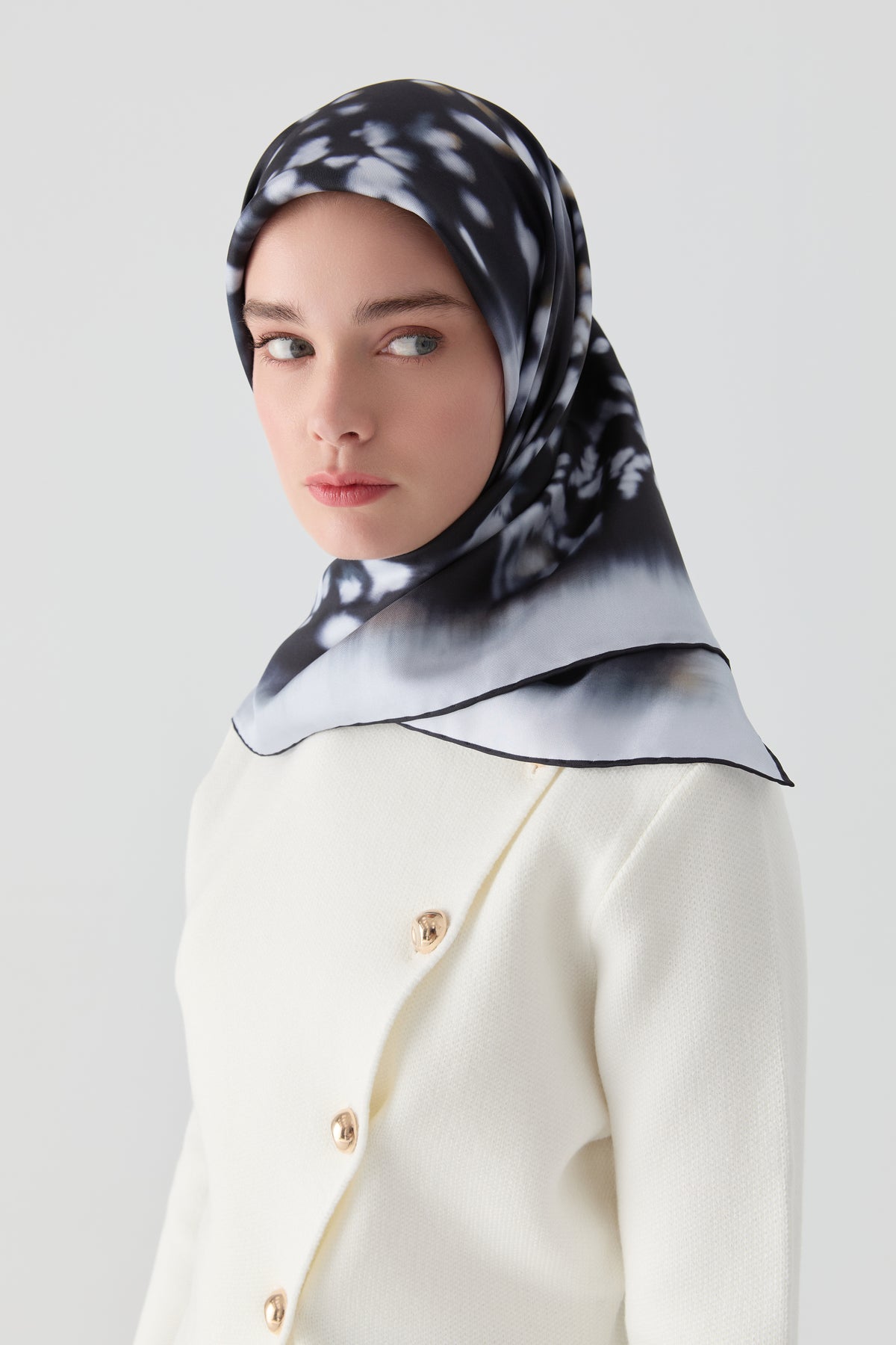 Sebu Twill İpek Eşarp - Lacivert TUGBA