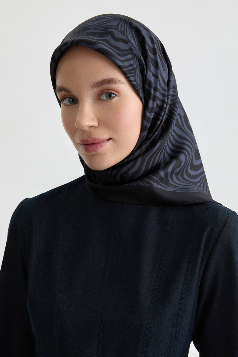 Nilda Twill İpek Eşarp - Lacivert TUGBA