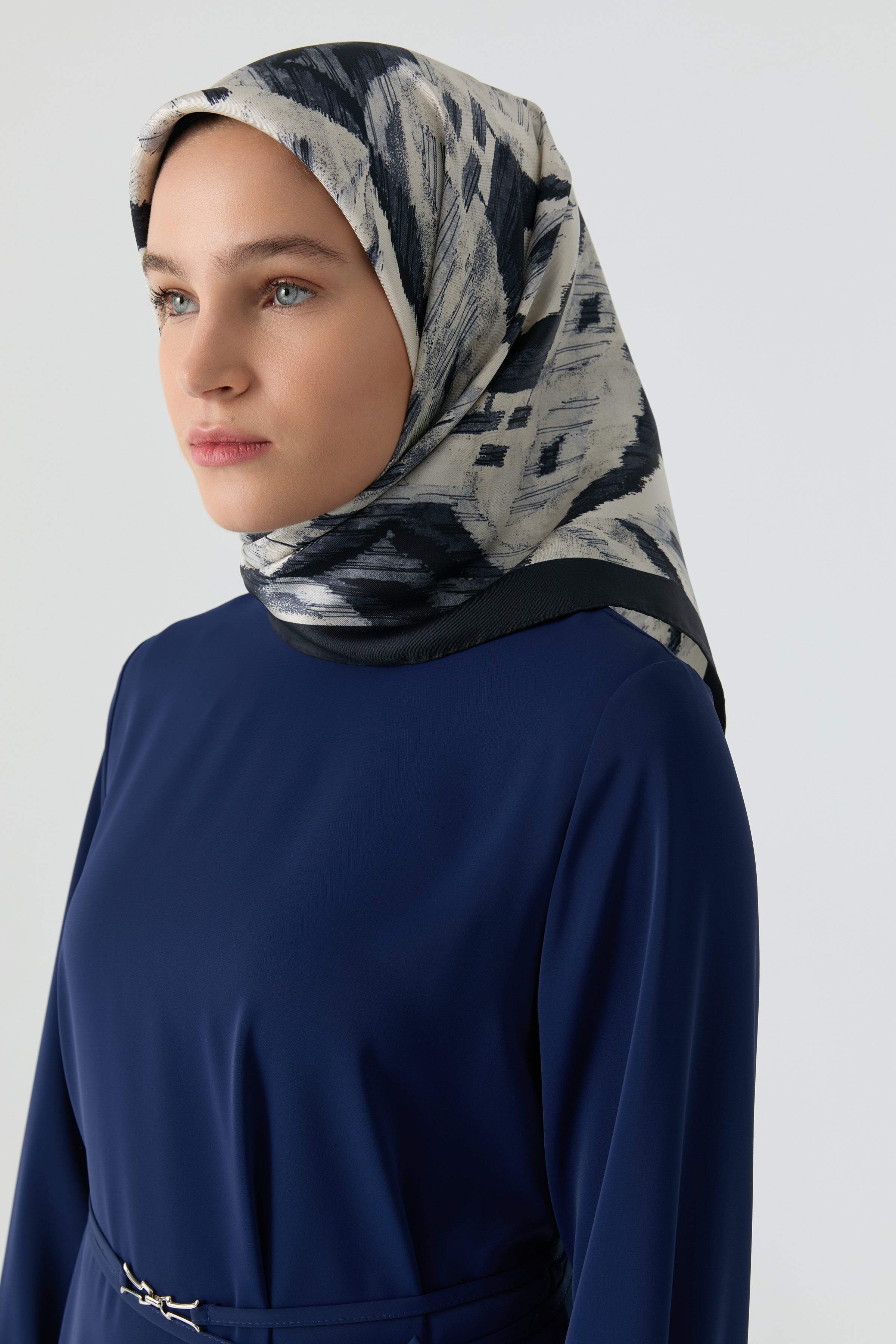 Didar Twill İpek Eşarp - Lacivert TUGBA