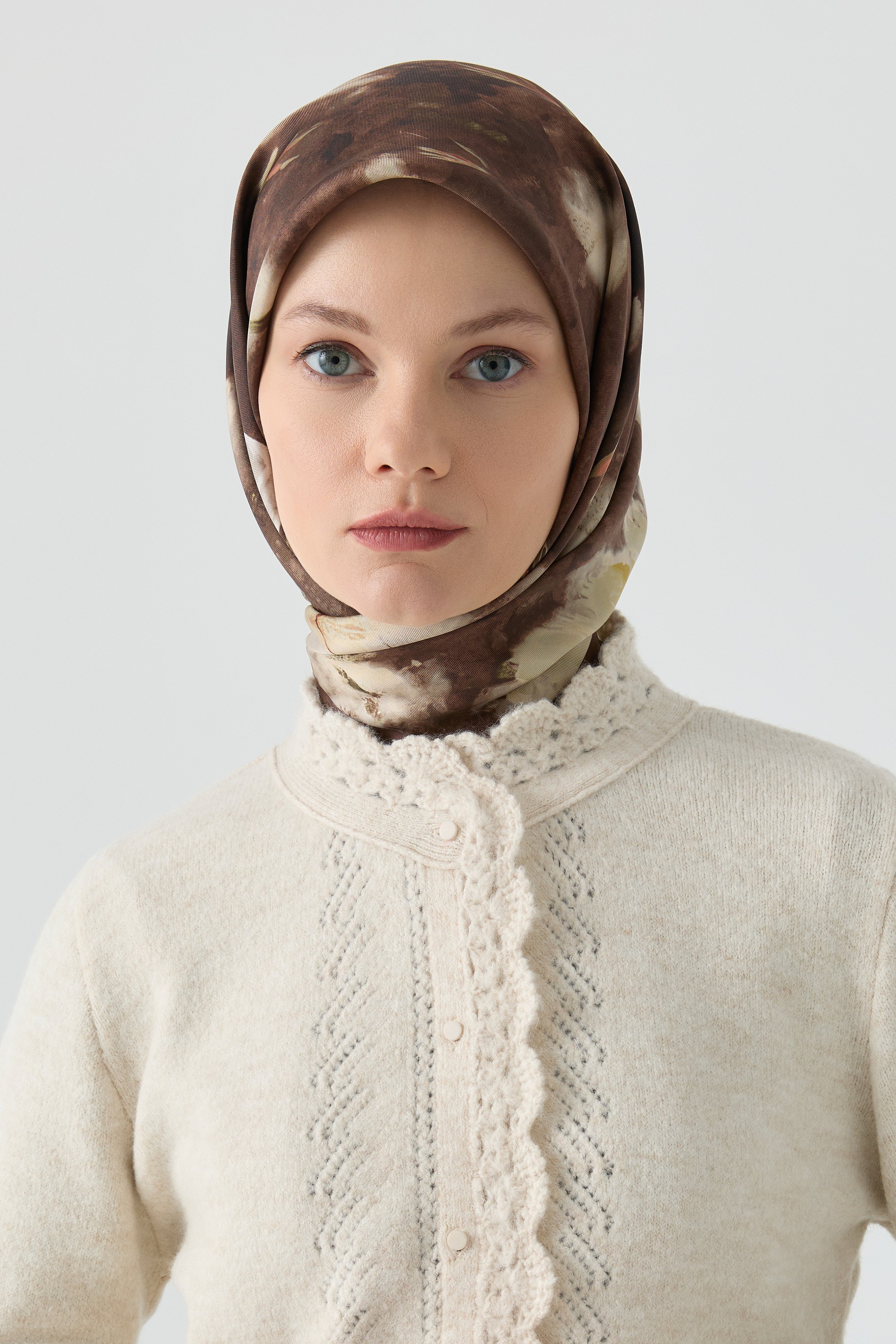 Fulya Twill İpek Eşarp - Koyu Kahve TUGBA