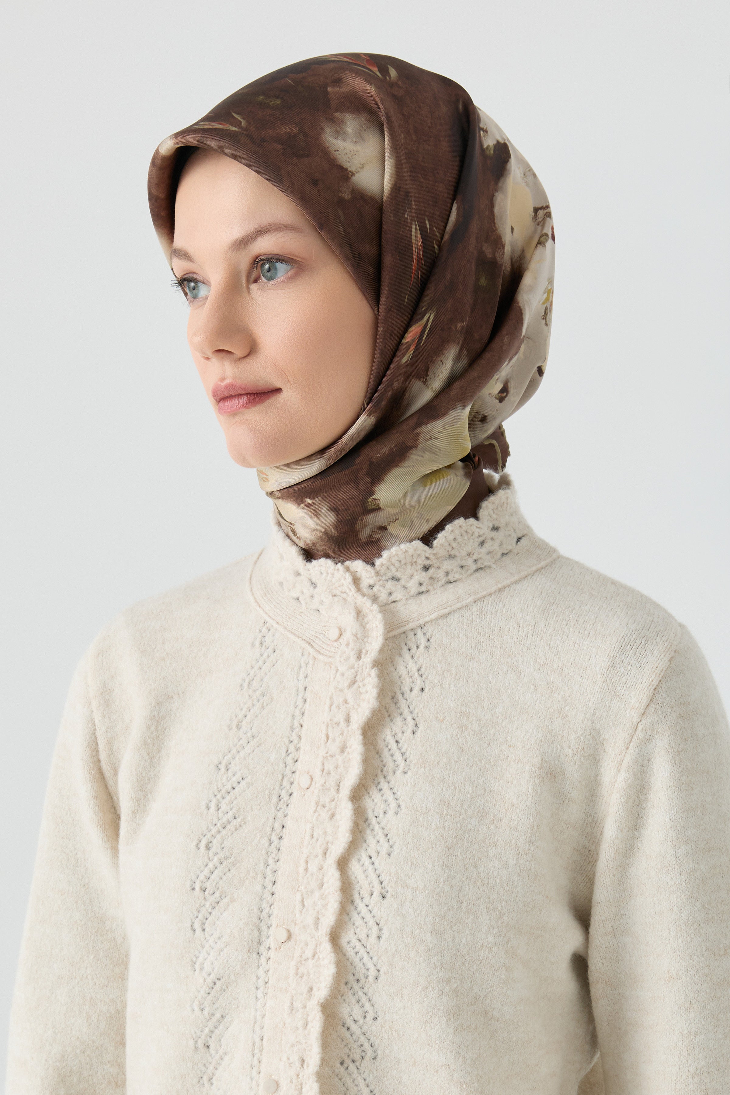 Fulya Twill İpek Eşarp - Koyu Kahve TUGBA