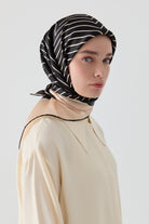 Ahenk Sura İpek Eşarp - Siyah TUGBA