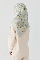 Flu Çiçek Desenli Natural Eşarp - Su Yeşili TUGBA