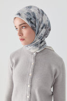 Flu Çiçek Desenli Natural Eşarp - Mavi TUGBA