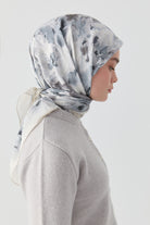 Flu Çiçek Desenli Natural Eşarp - Mavi TUGBA