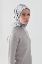 Flu Çiçek Desenli Natural Eşarp - Mavi TUGBA