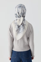 Flu Çiçek Desenli Natural Eşarp - Mavi TUGBA