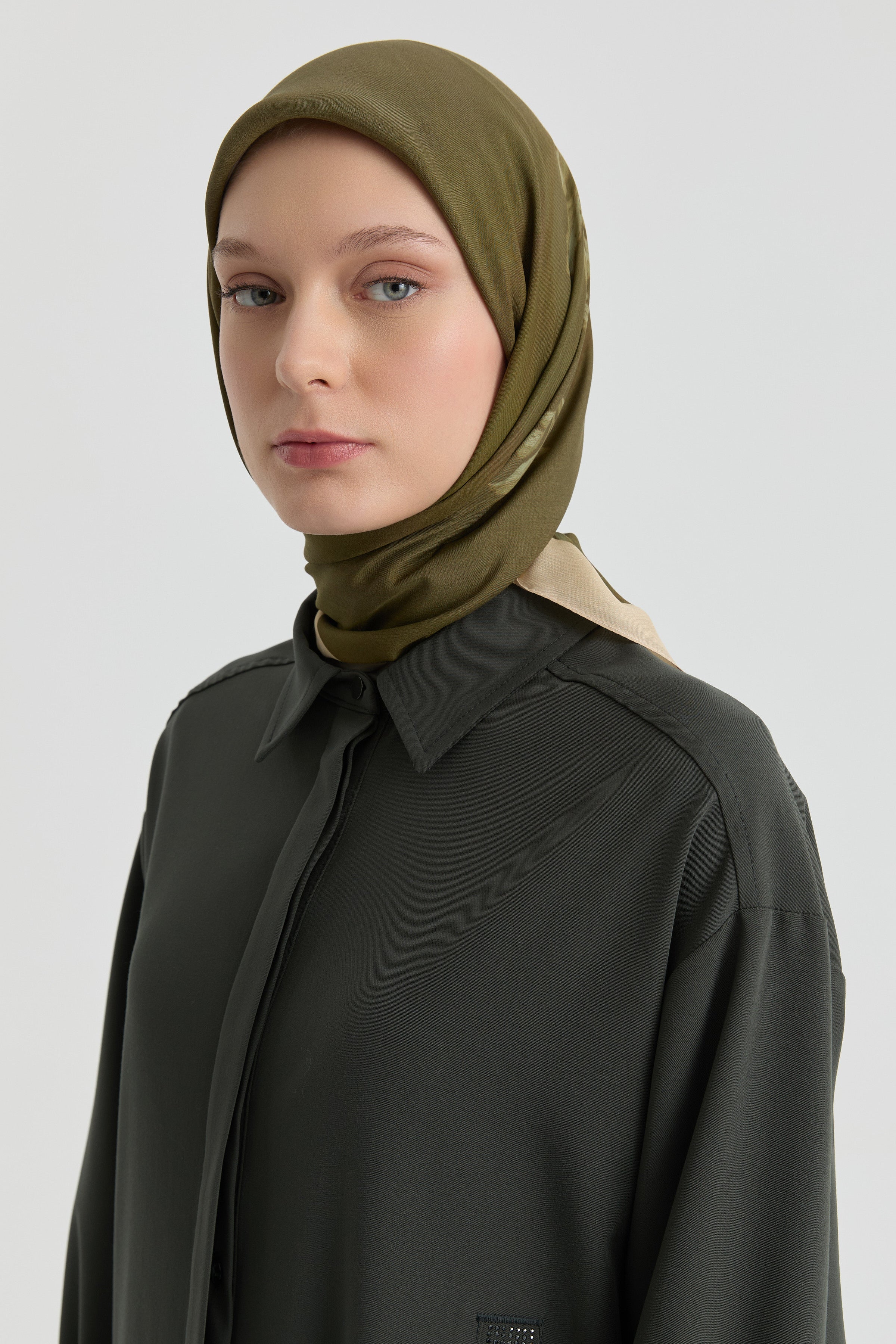 Funda Çiçek Desenli Natural Eşarp - Haki TUGBA