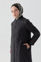 Pilot Yakalı Ribana Detaylı Kapitone Kaban - Siyah TUGBA