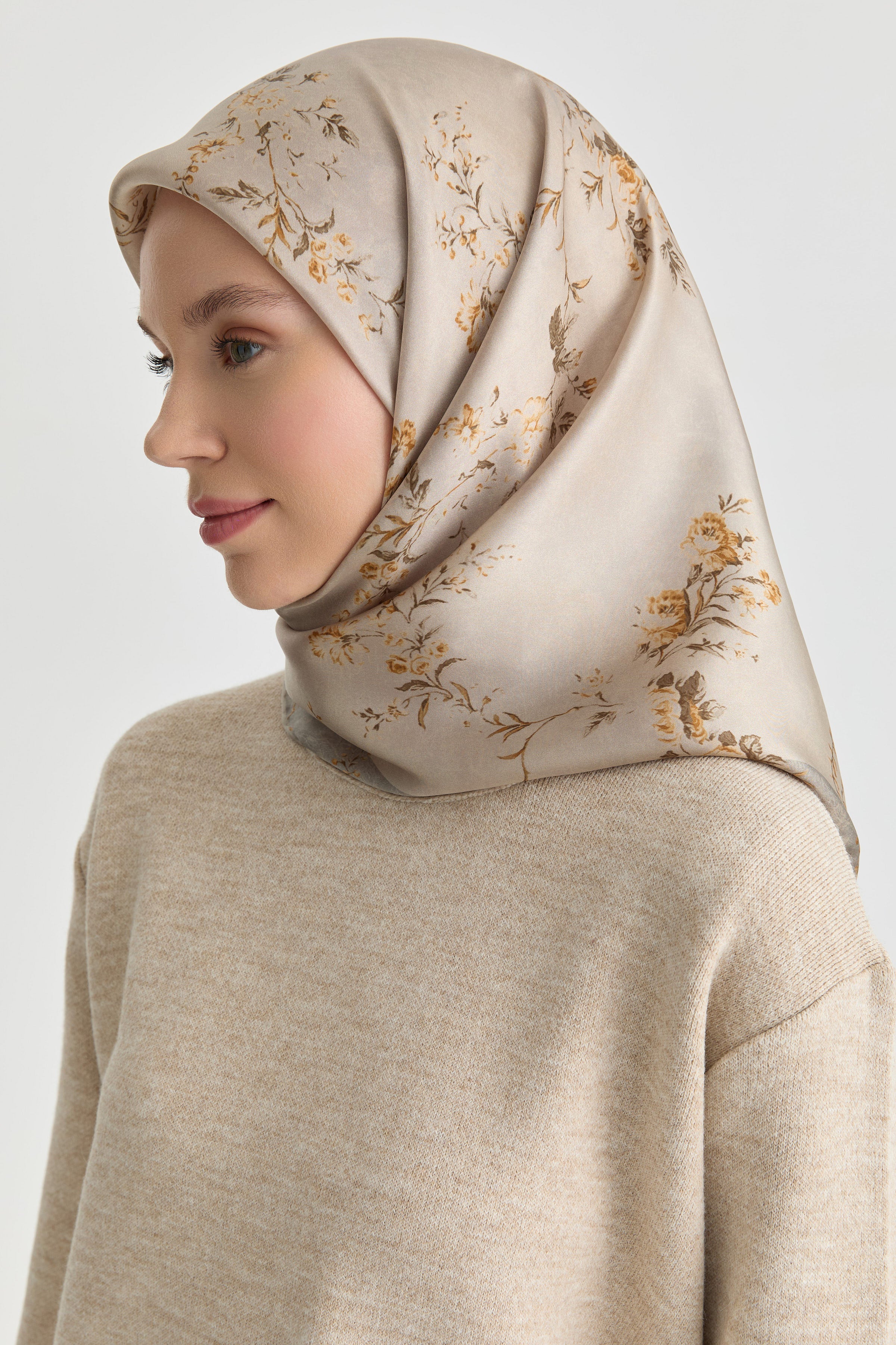 Guzide Sura Silk Scarf – TUĞBA