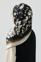 Sebu Twill İpek Eşarp - Siyah TUGBA