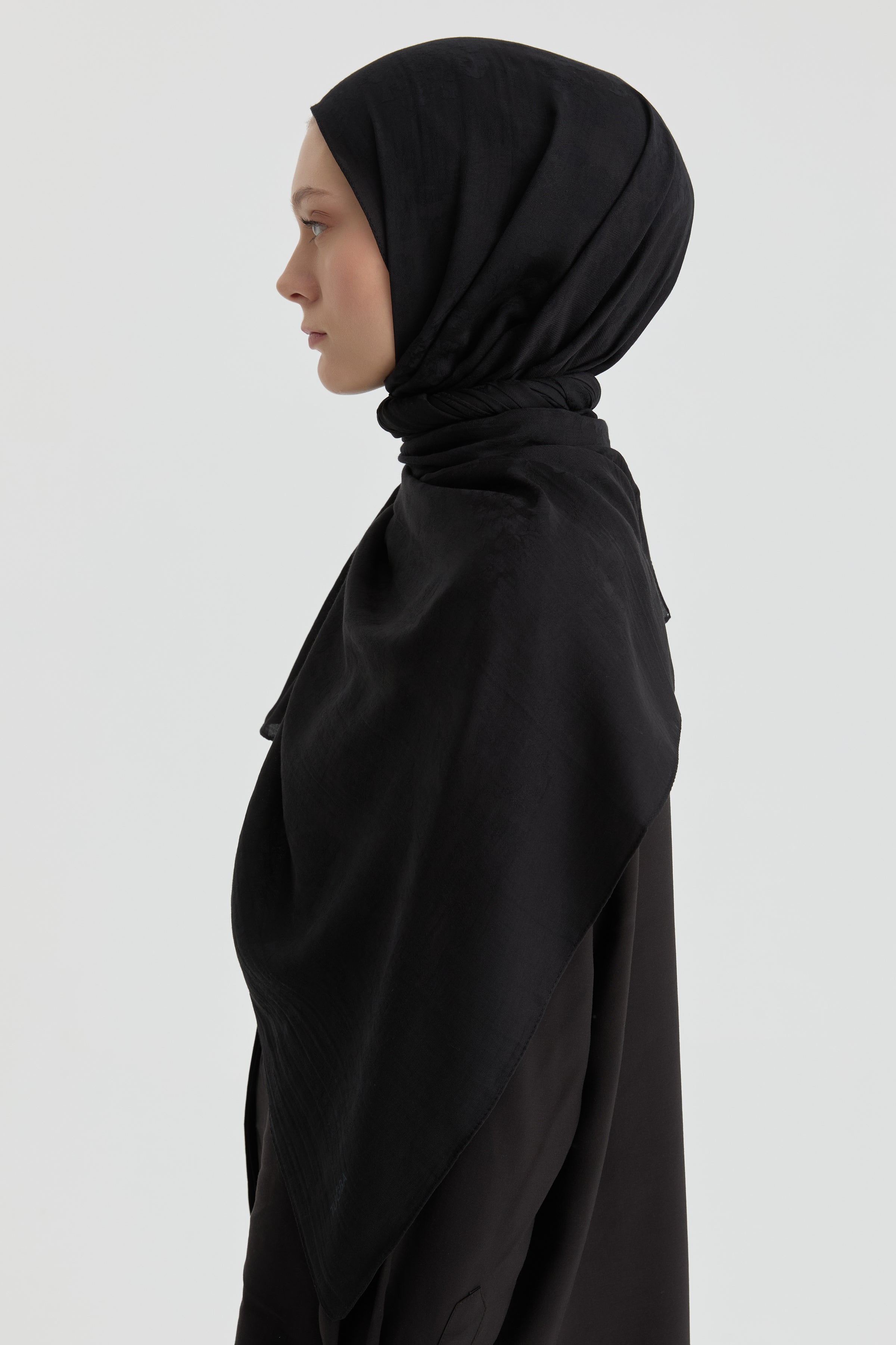 Roza Jakar Şal - Siyah TUGBA