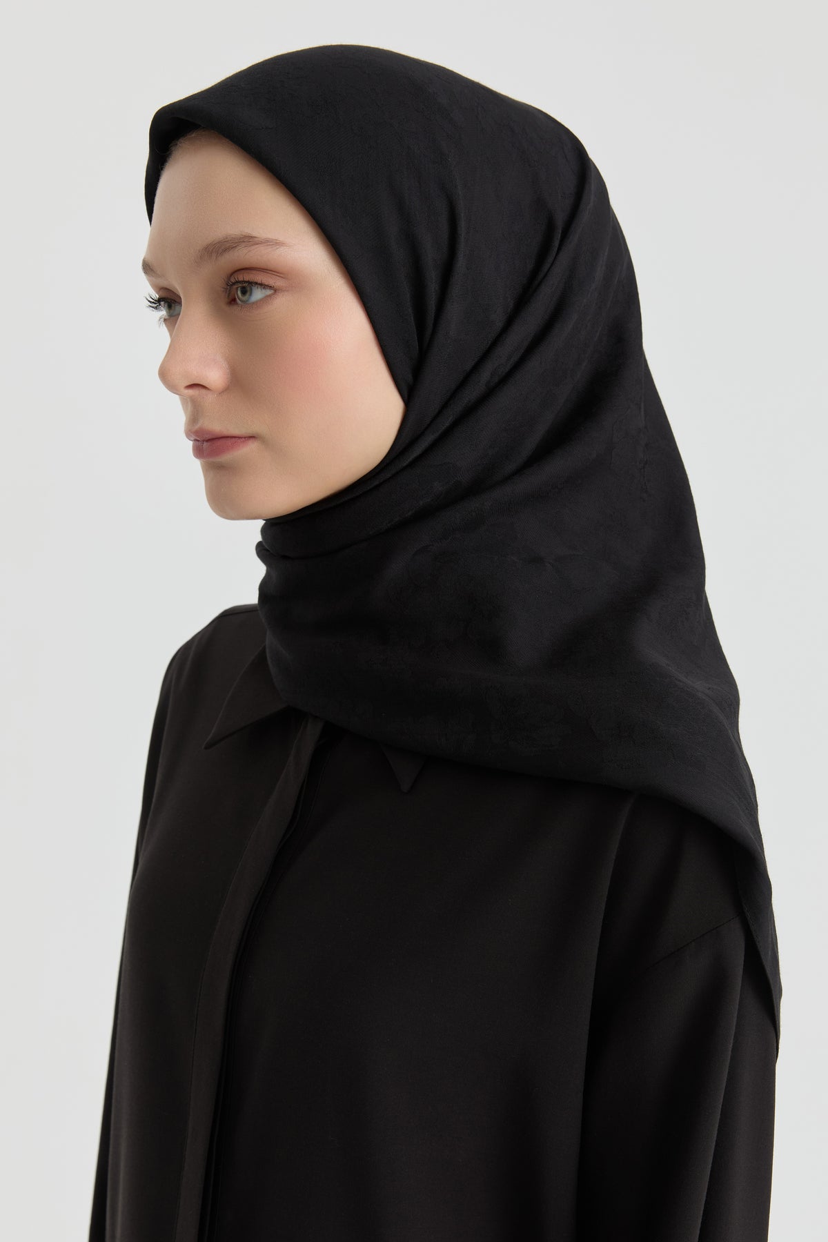 Roza Jakar Eşarp - Siyah TUGBA