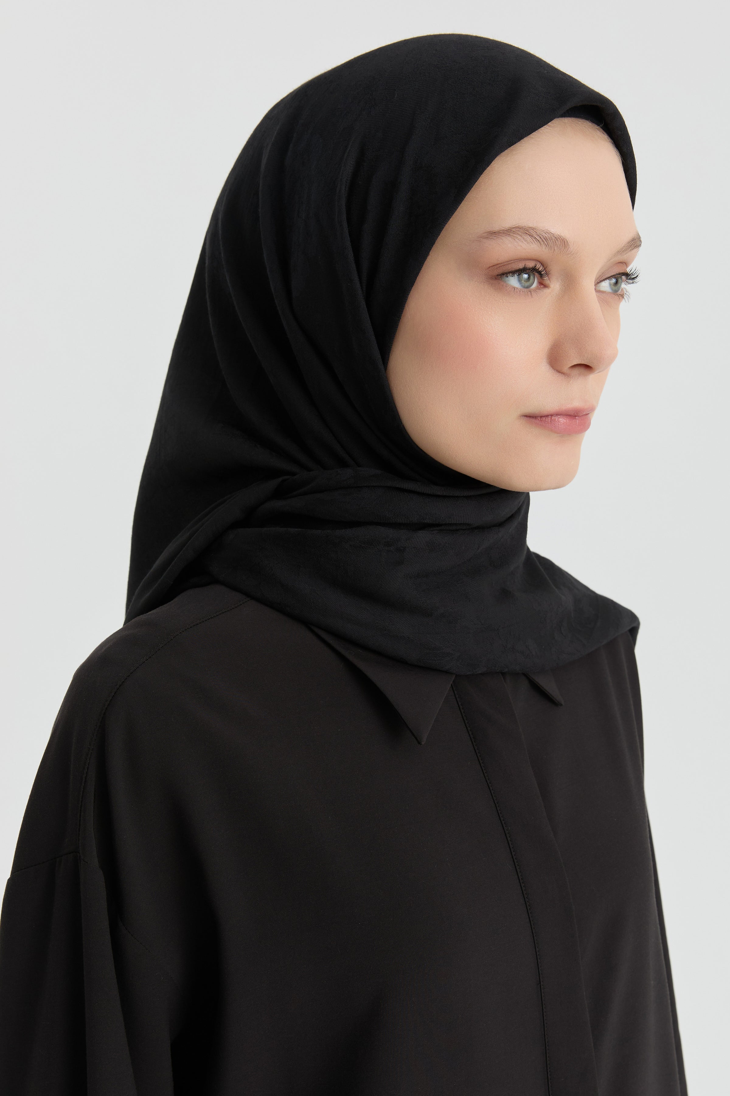 Roza Jakar Eşarp - Siyah TUGBA