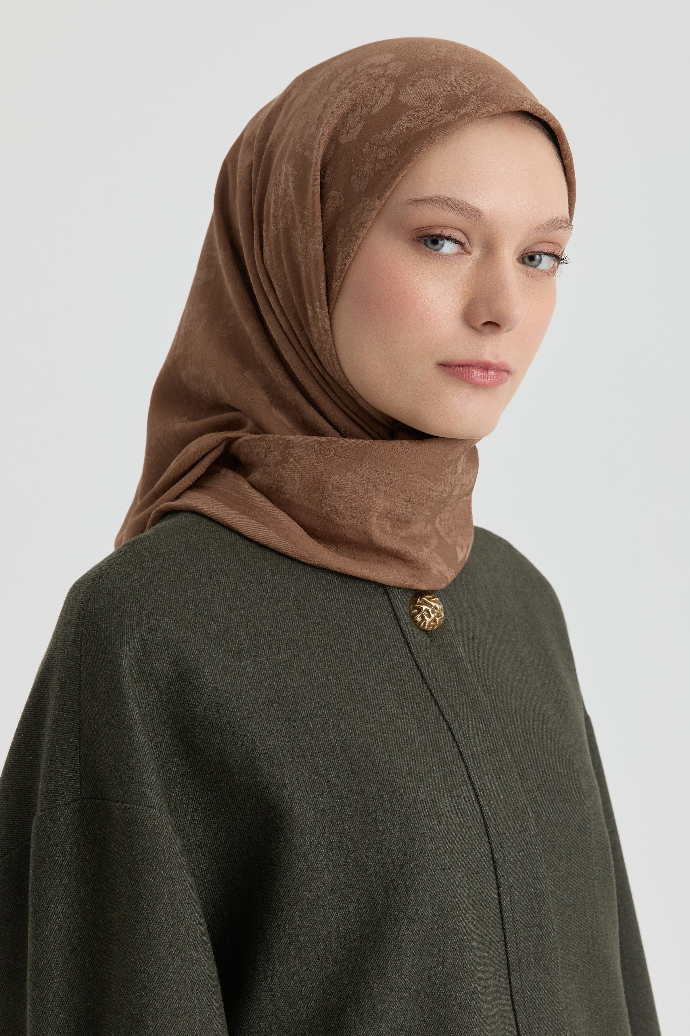 Roza Jakar Eşarp - Açık Kahve TUGBA