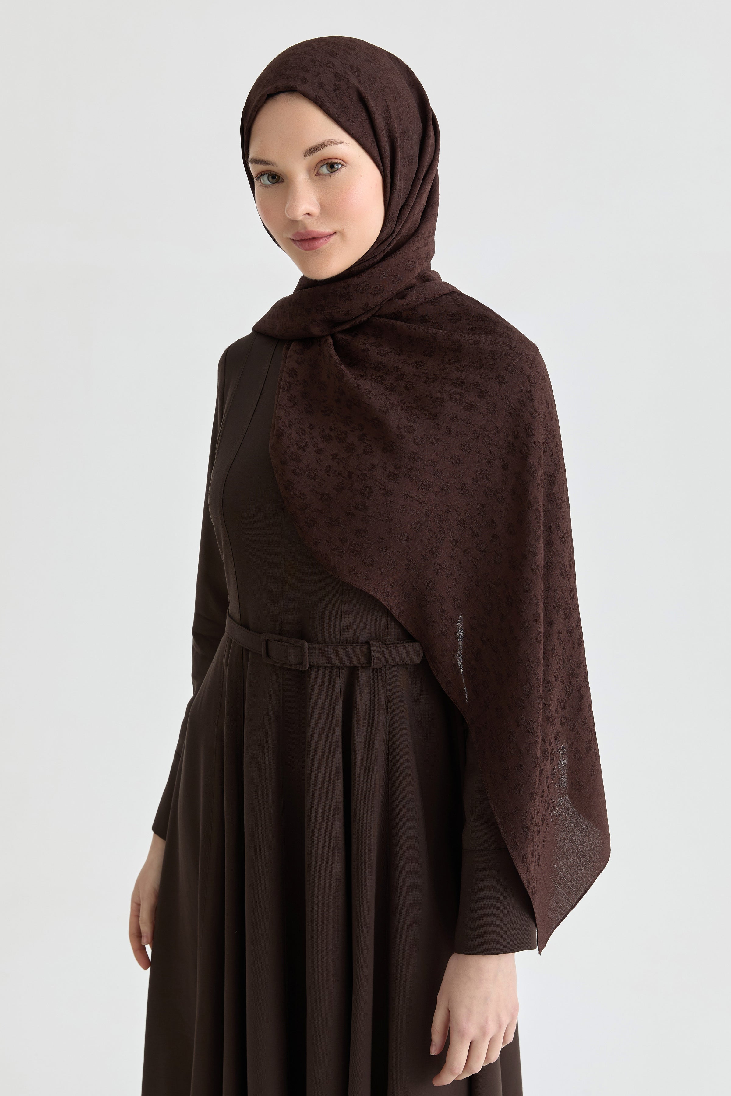 pleated shawl neelofa