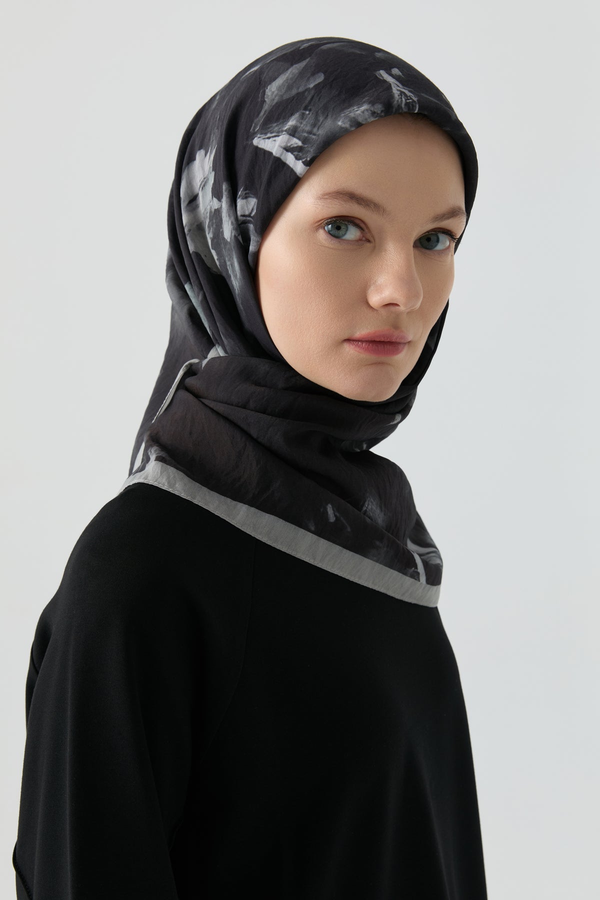 Hülya Natural Eşarp - Siyah TUGBA