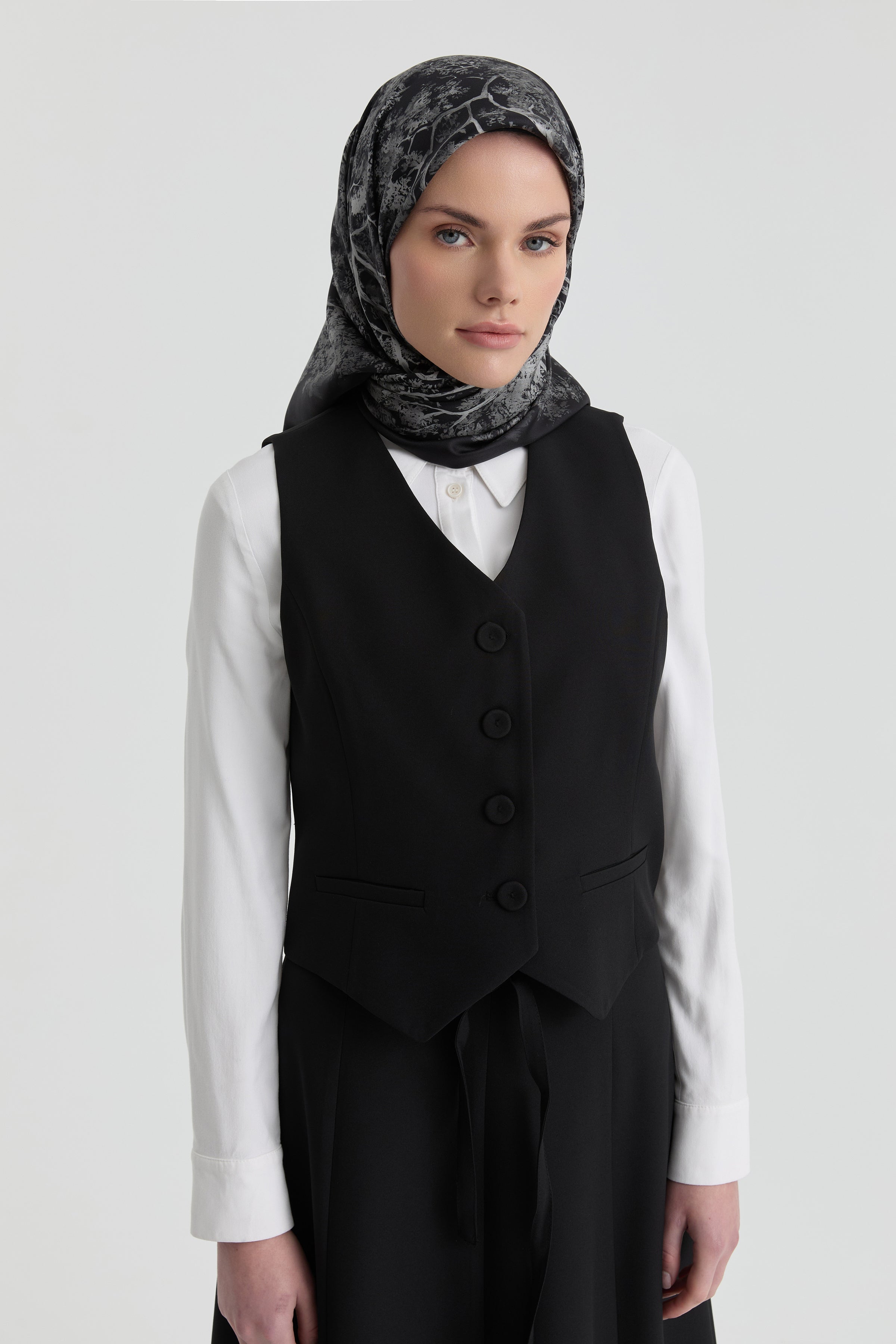 Belva Twill İpek Eşarp - Siyah TUGBA