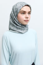 Belva Twill İpek Eşarp - Gümüş TUĞBA