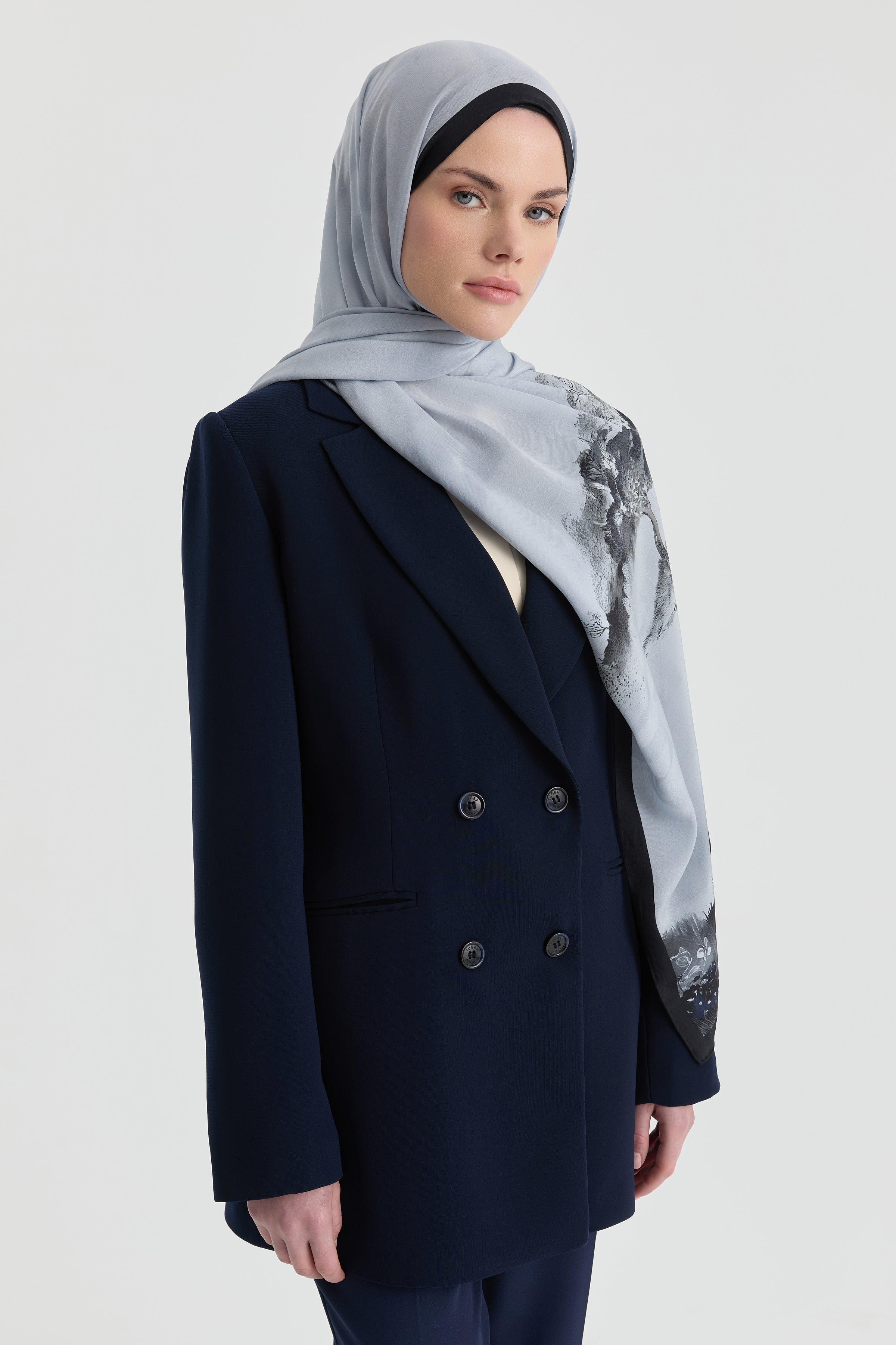 Maren Krep İpek Şal - Lacivert TUGBA