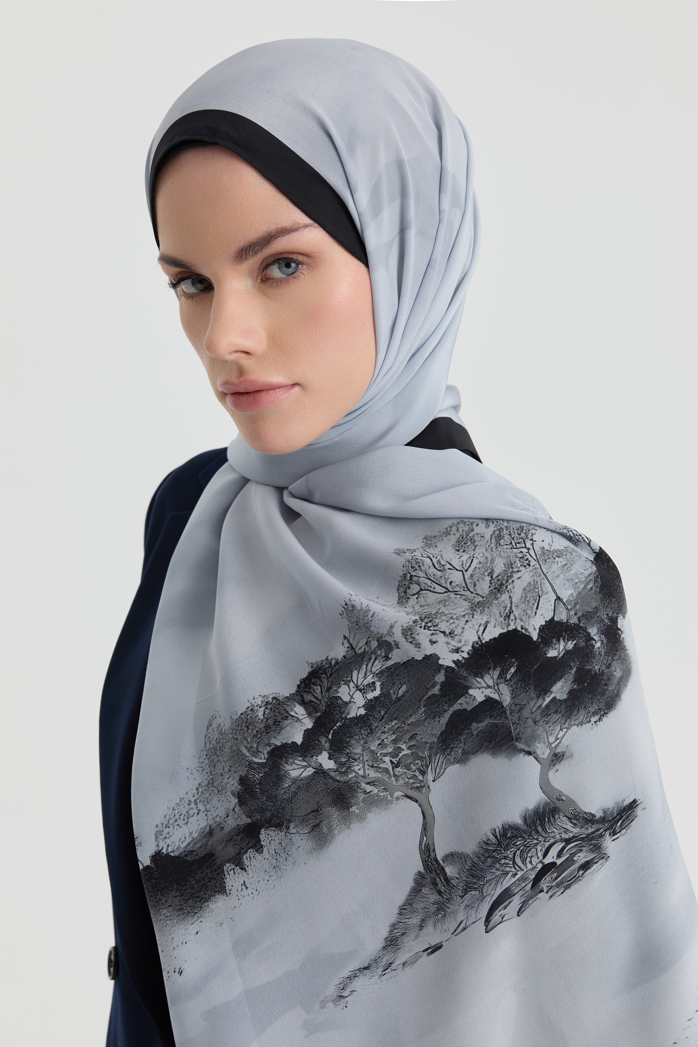 Maren Krep İpek Şal - Lacivert TUGBA