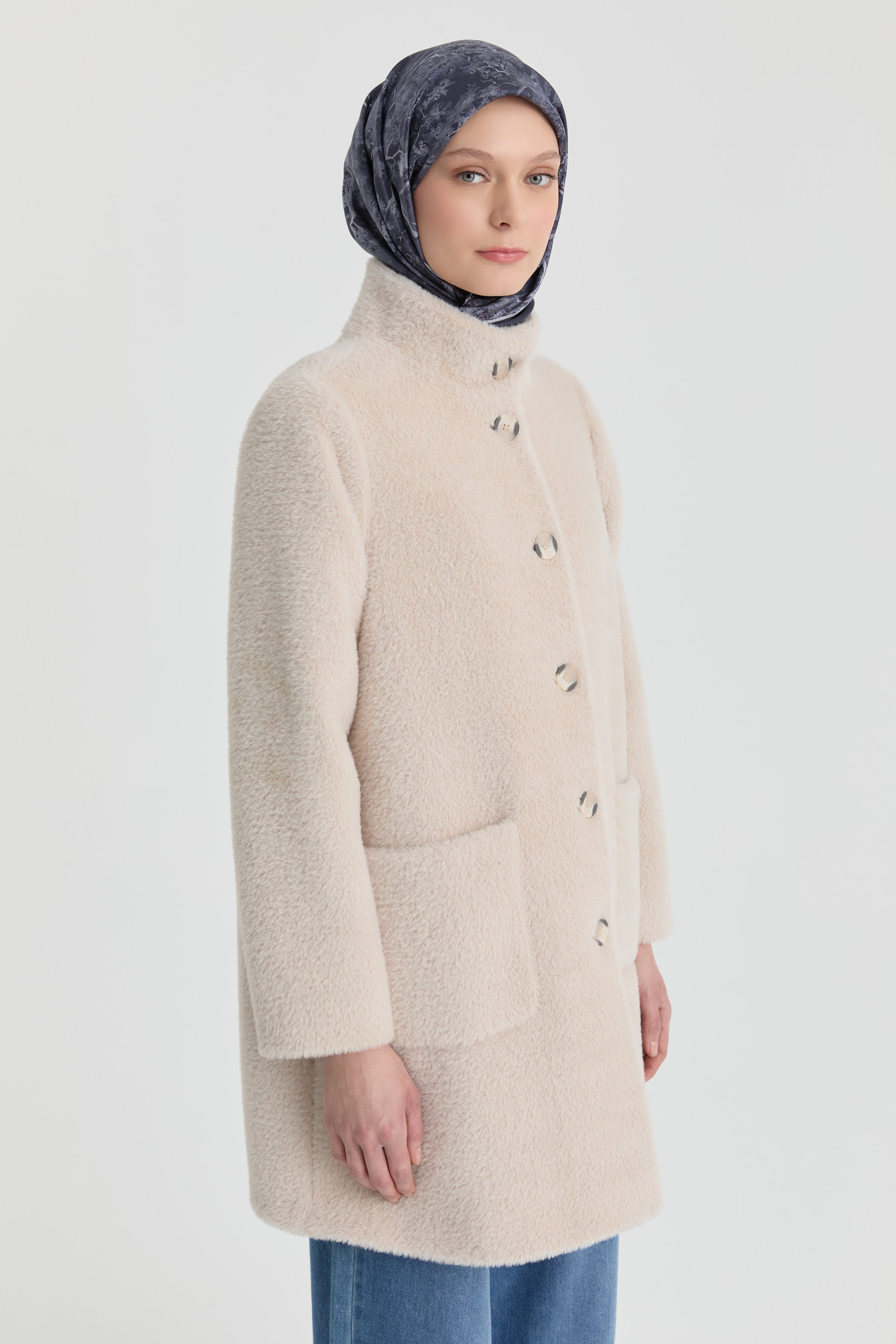 Dik Yakalı Kaban - Bej TUGBA