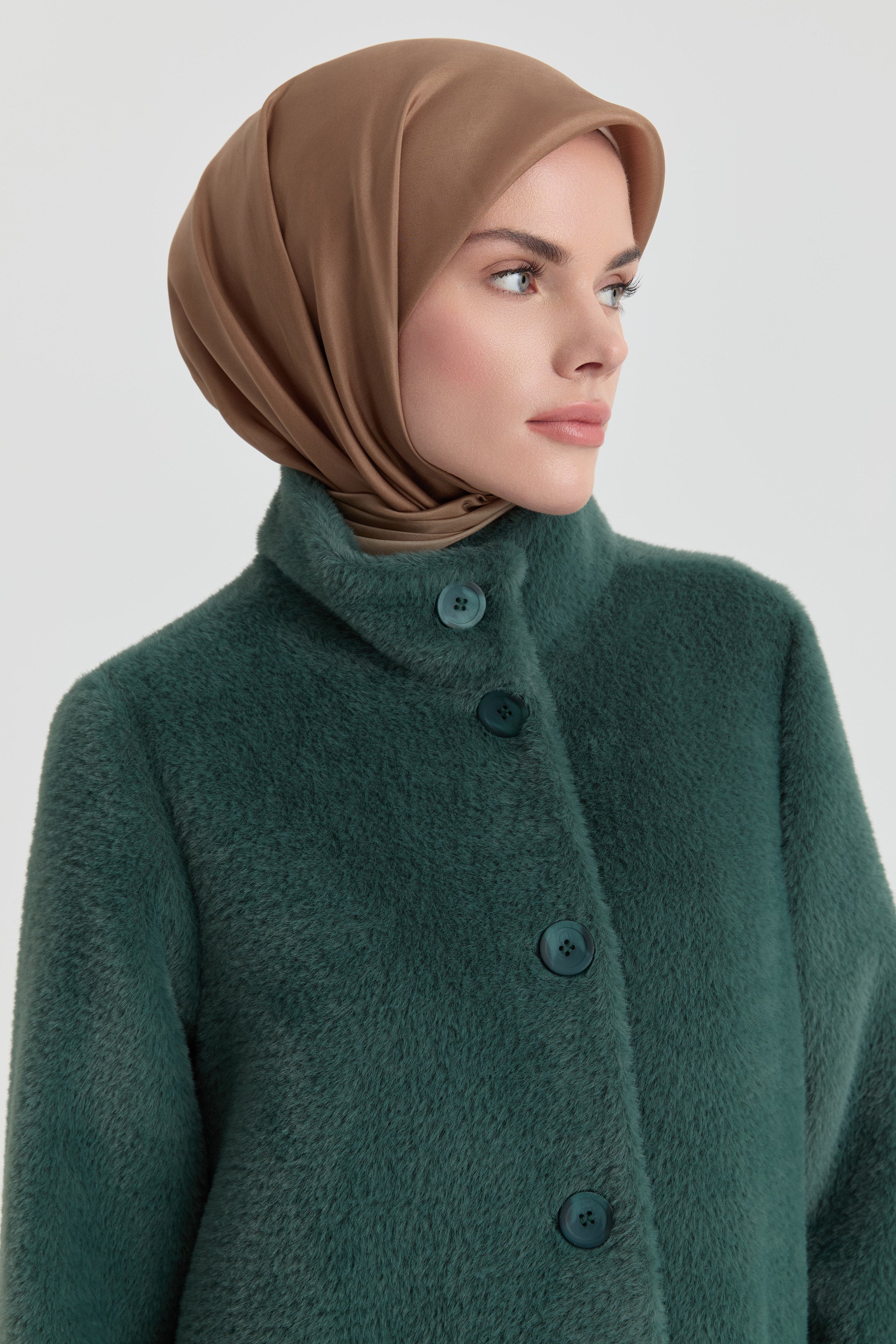 Dik Yakalı Kaban - Zümrüt TUGBA