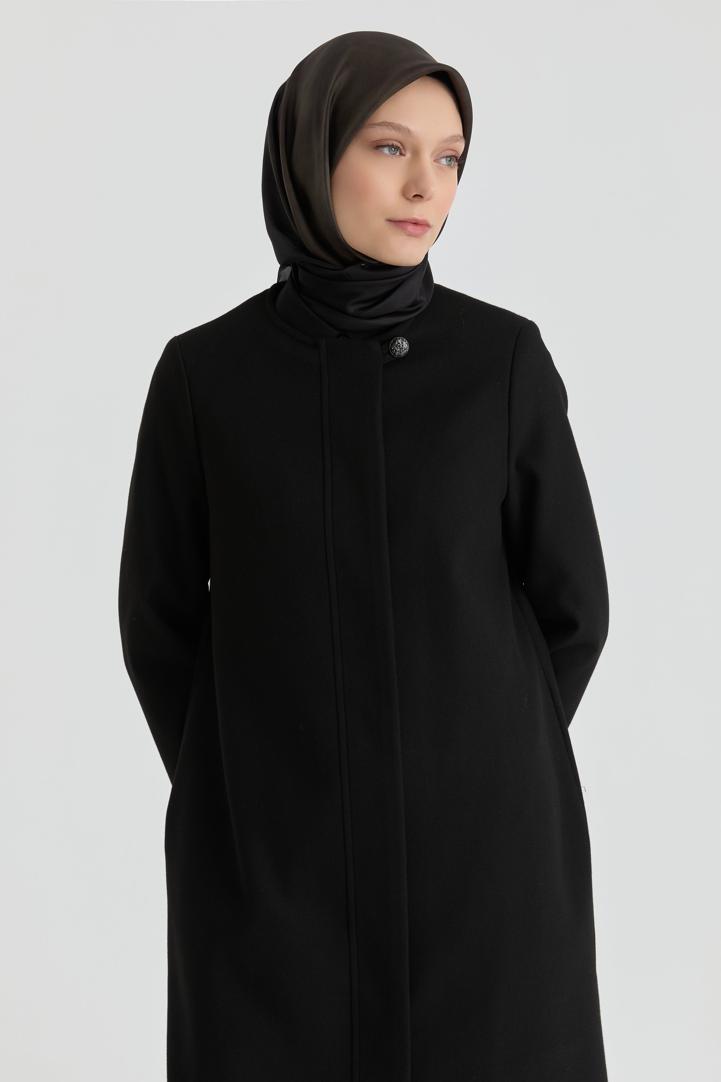 Gizli Pat Düğmeli Basic Manto - Siyah TUGBA