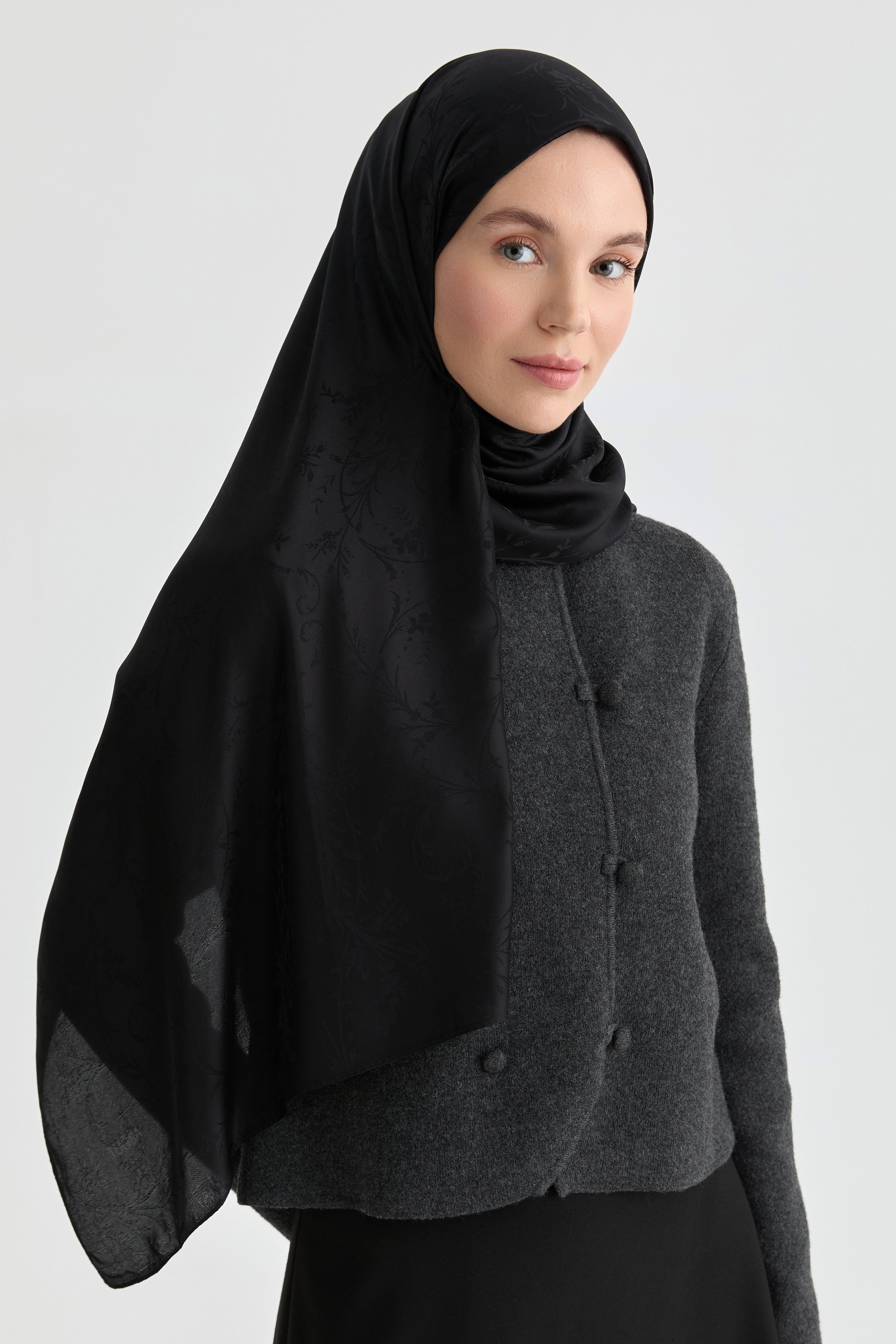 Elif Jakar Natural Şal - Siyah TUGBA