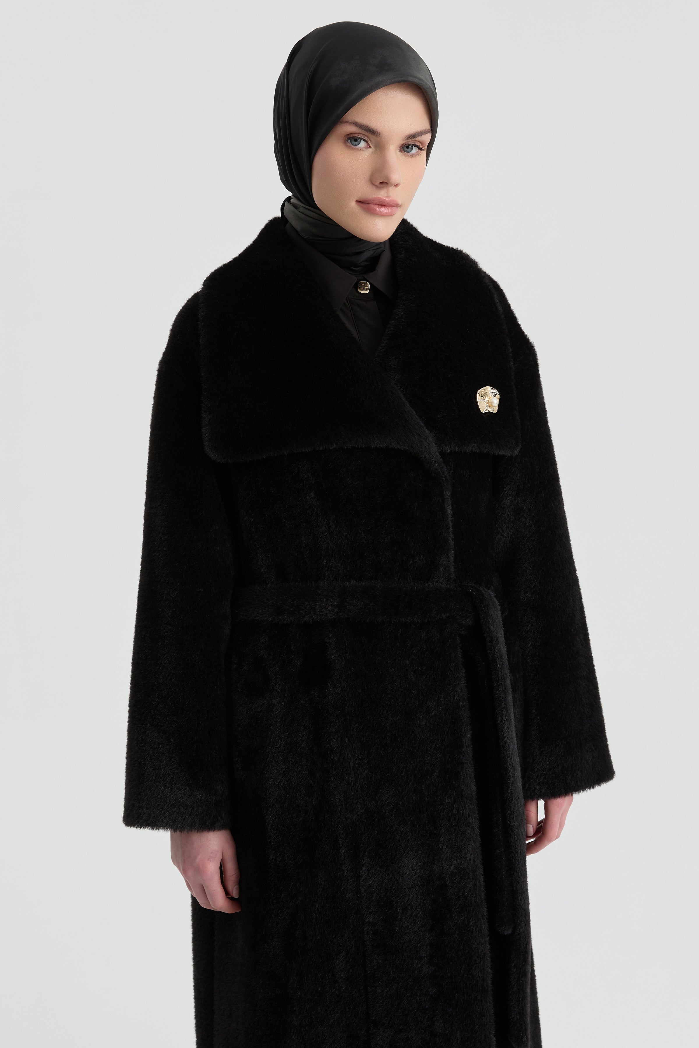 Kuşak Detaylı Manto - Siyah TUGBA