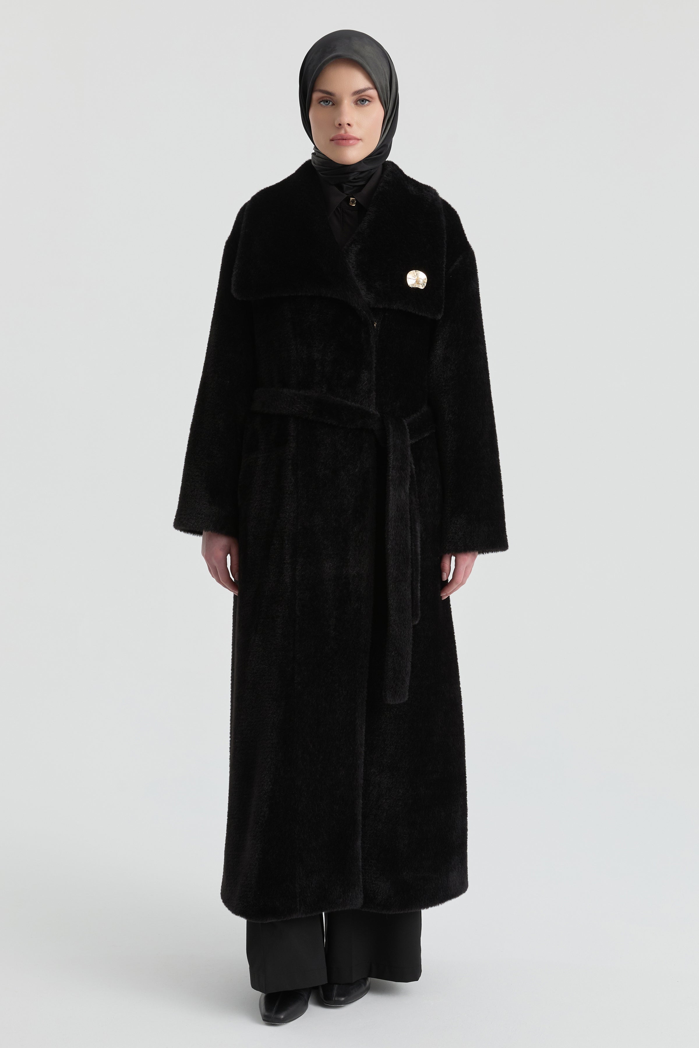 Kuşak Detaylı Manto - Siyah TUGBA