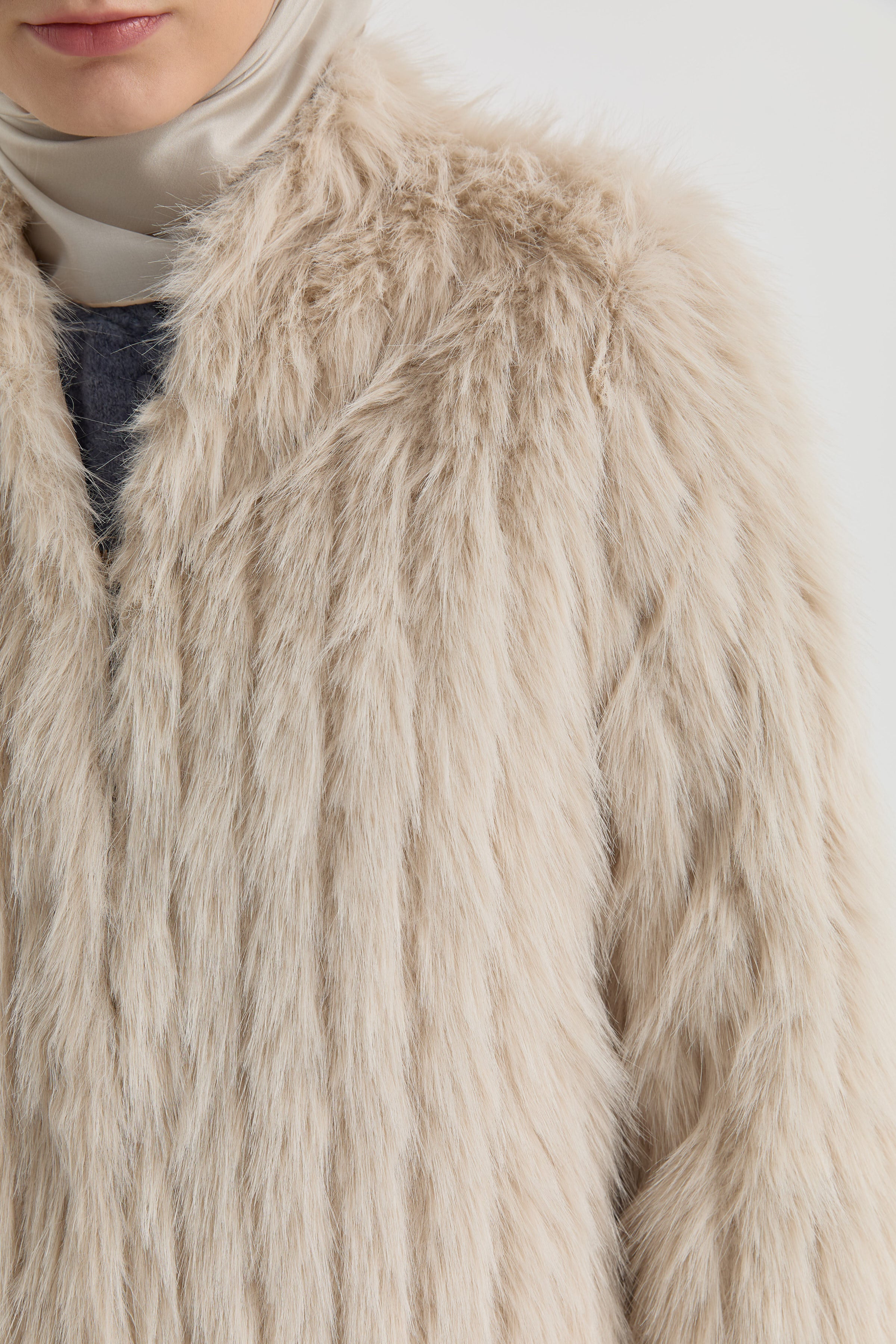 Kürk Mont - Taş TUGBA