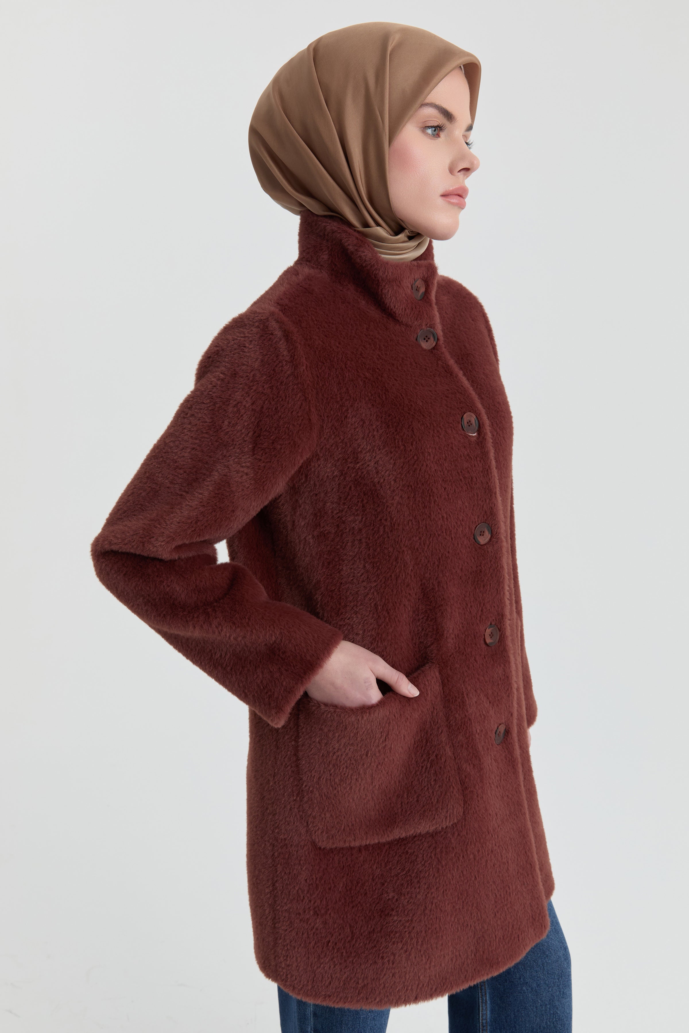 Dik Yakalı Kaban - Taba TUGBA