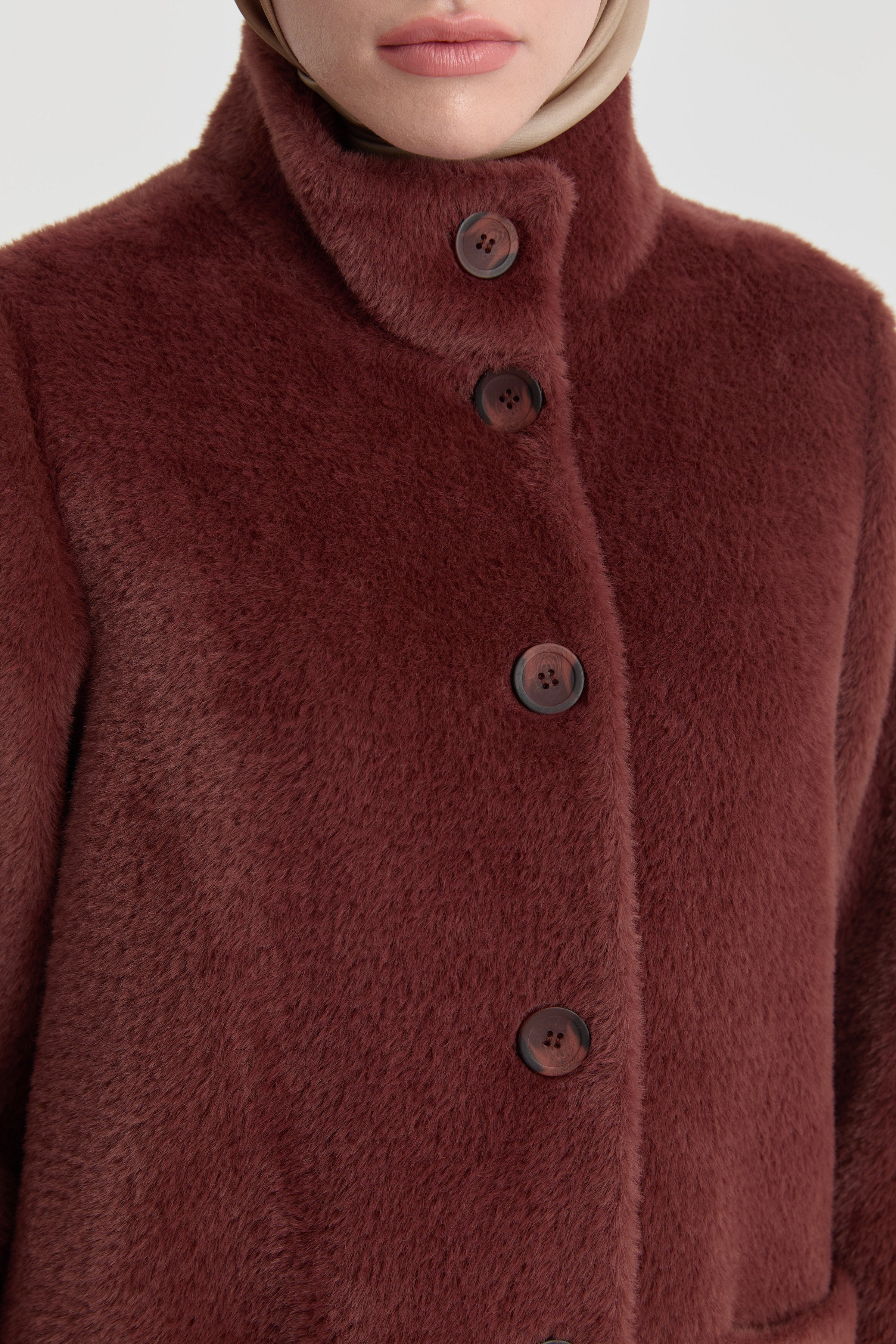 Dik Yakalı Kaban - Taba TUGBA