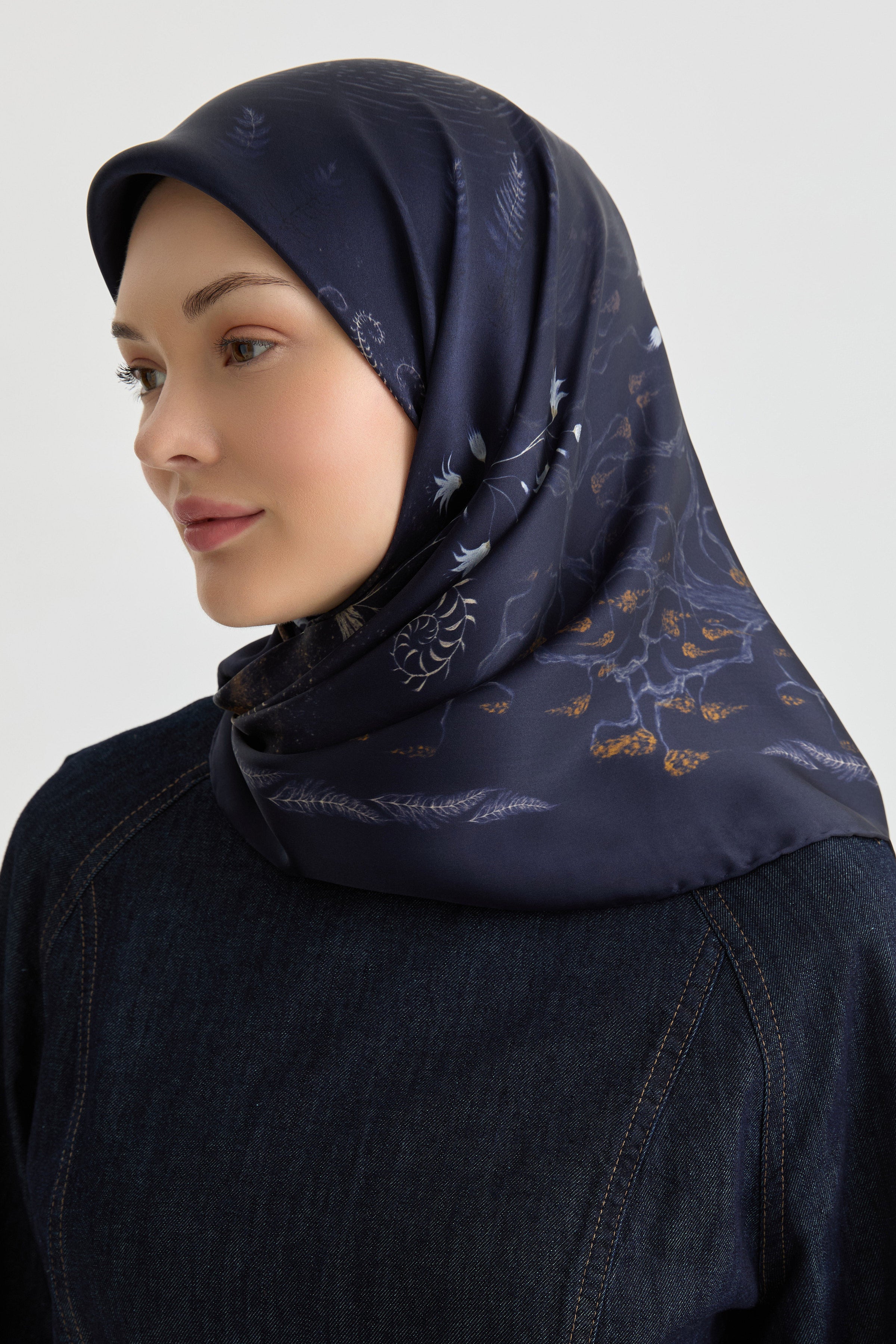 Aden Sura İpek Eşarp - Lacivert TUGBA