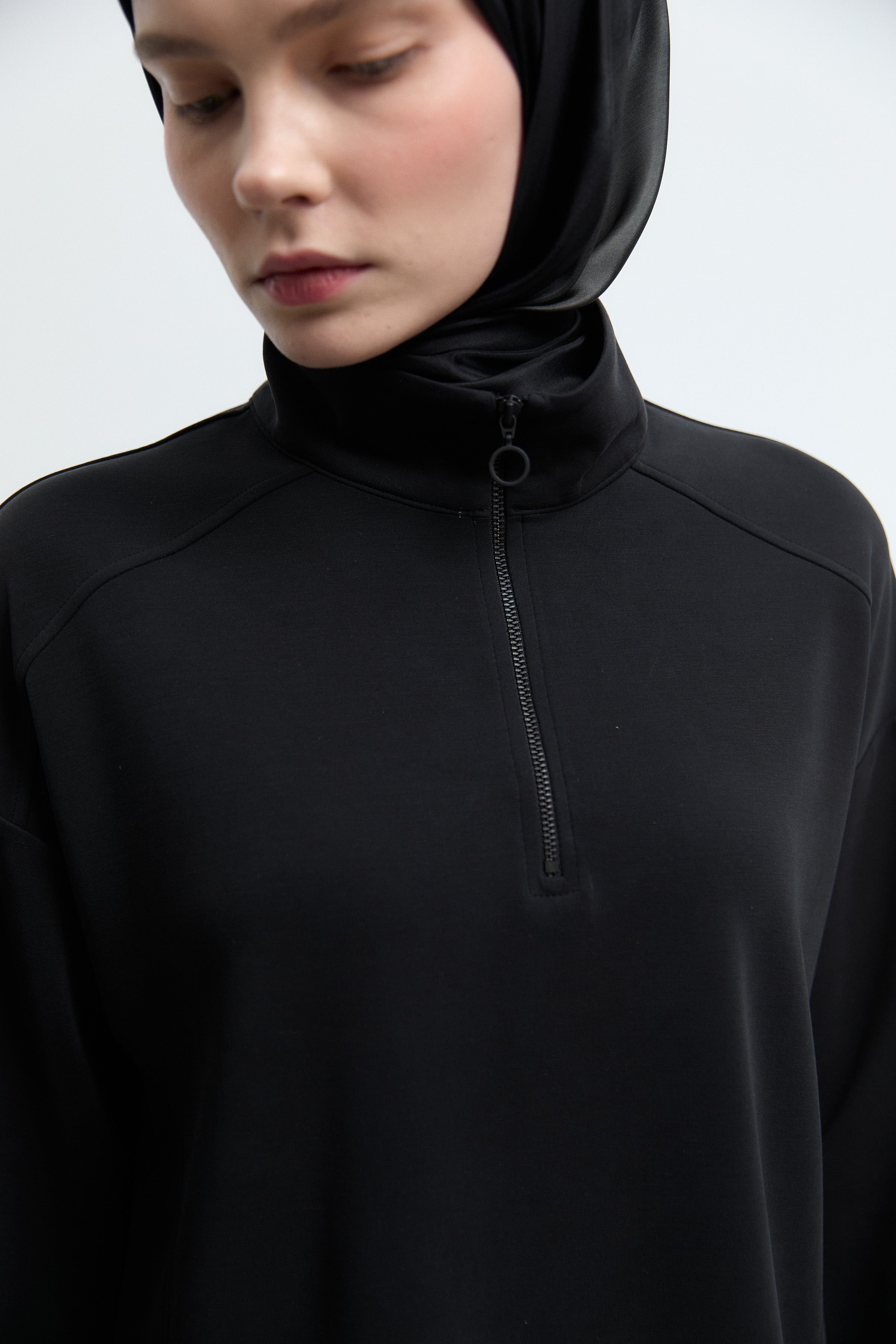 Front Zip Sweatshirt – TUĞBA