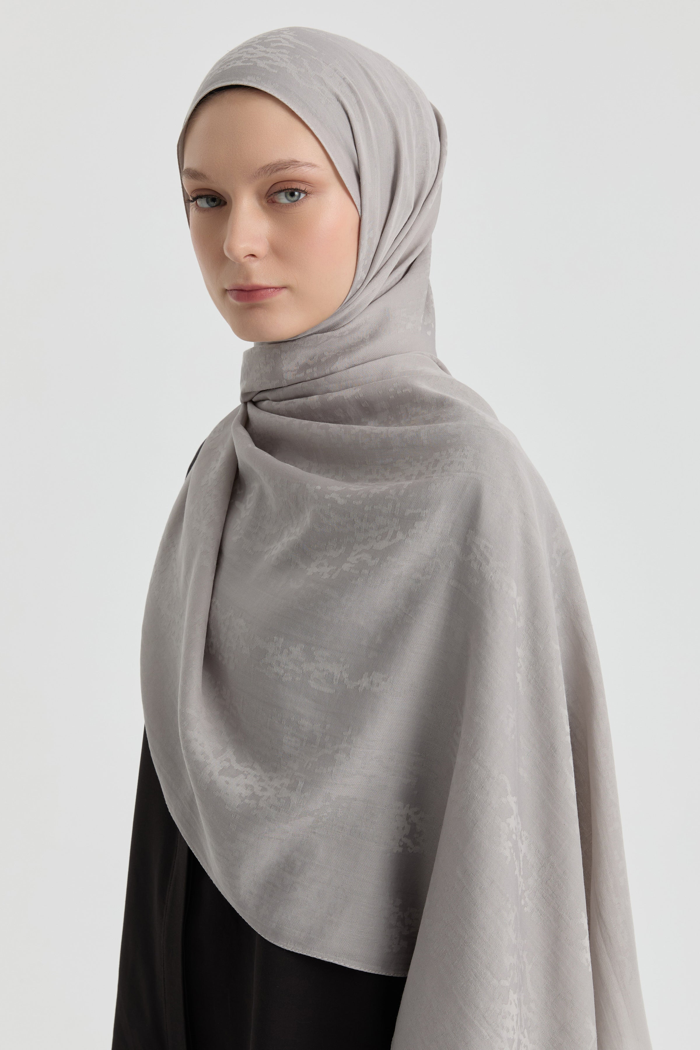 Efsun Jakar Şal - Gri TUGBA