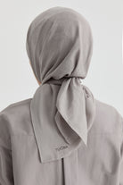 Efsun Jakar Eşarp - Gri TUGBA