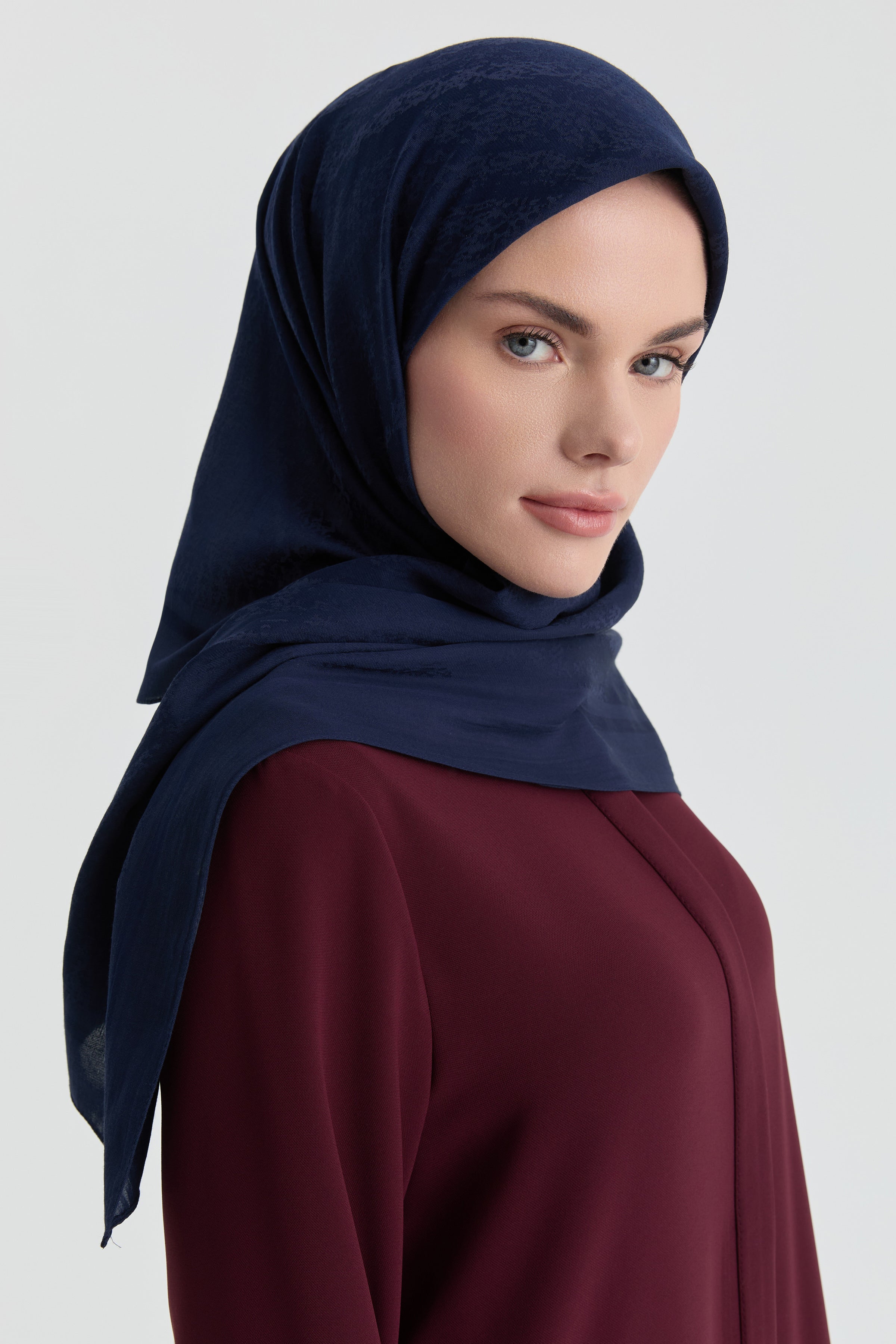 Efsun Jakar Eşarp - Lacivert TUGBA