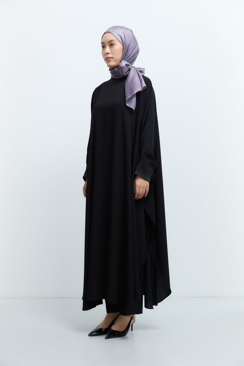 Yanları Yırtmaçlı Asimetrik Kesim Abaya - Siyah TUĞBA