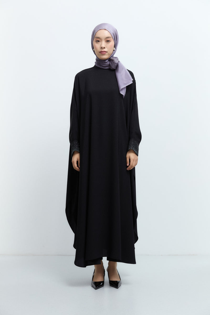 Yanları Yırtmaçlı Asimetrik Kesim Abaya - Siyah TUĞBA