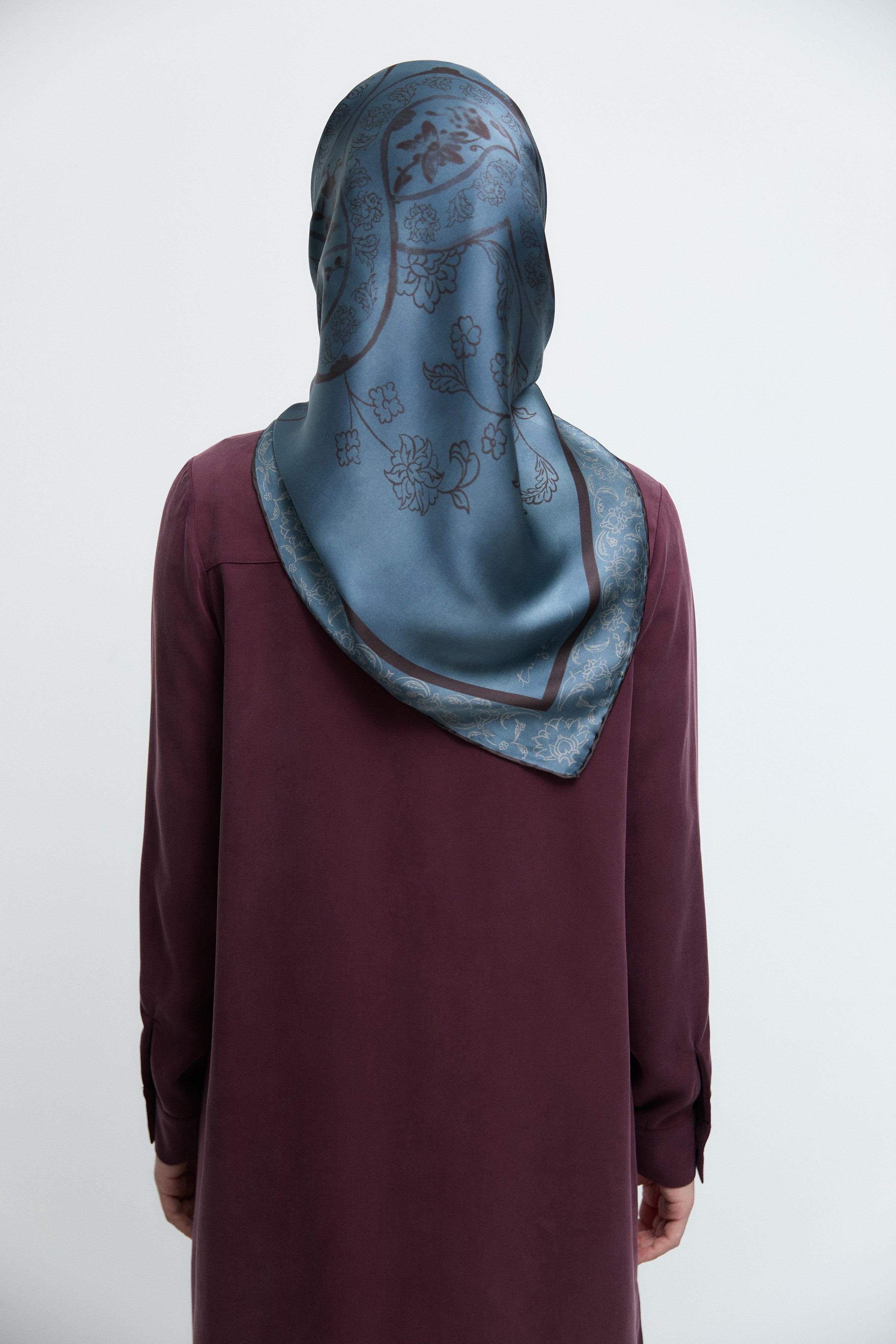 Hatai Satin Silk Scarf – TUĞBA