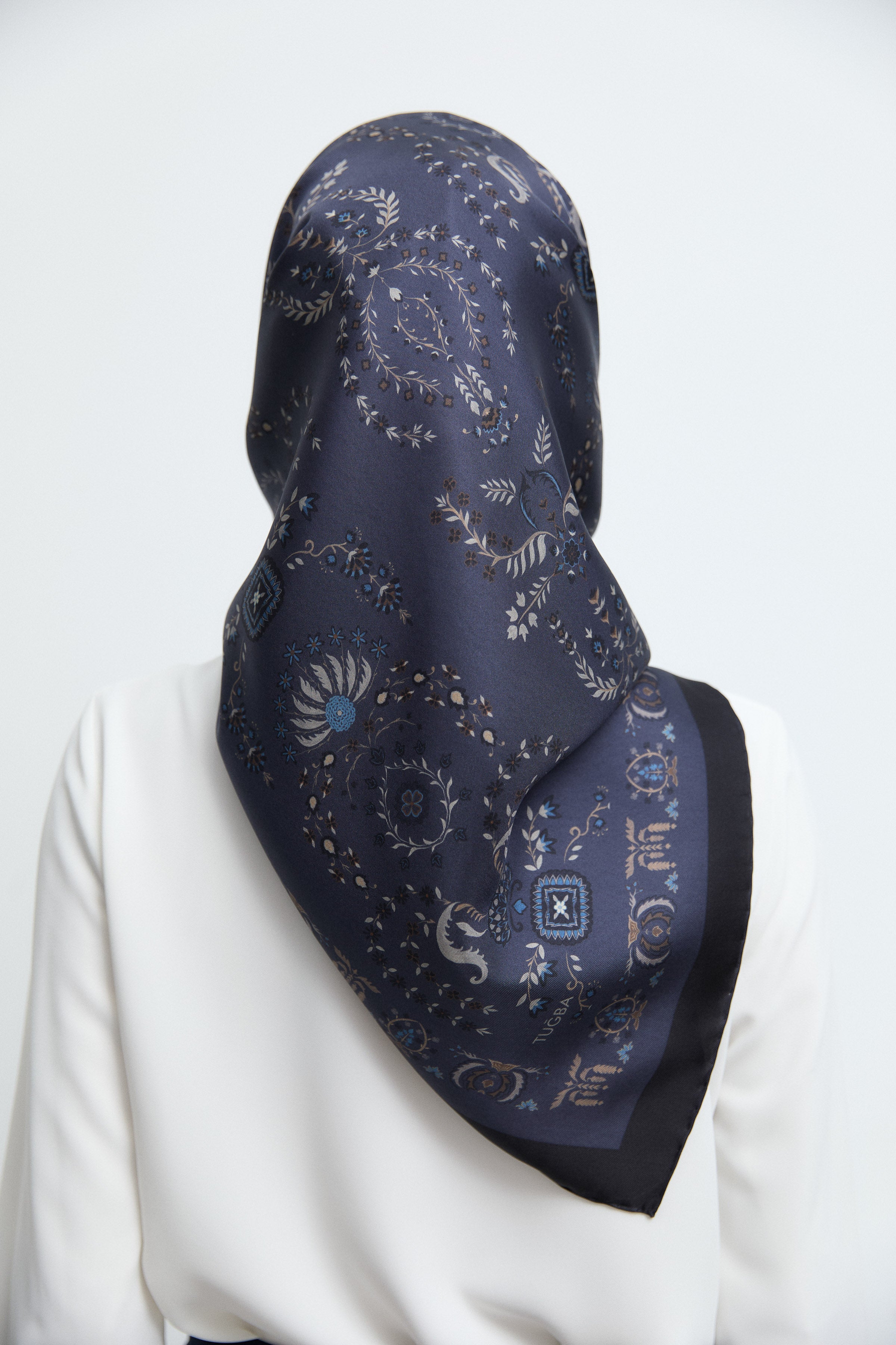 Gülşah Twill Silk Scarf – TUĞBA