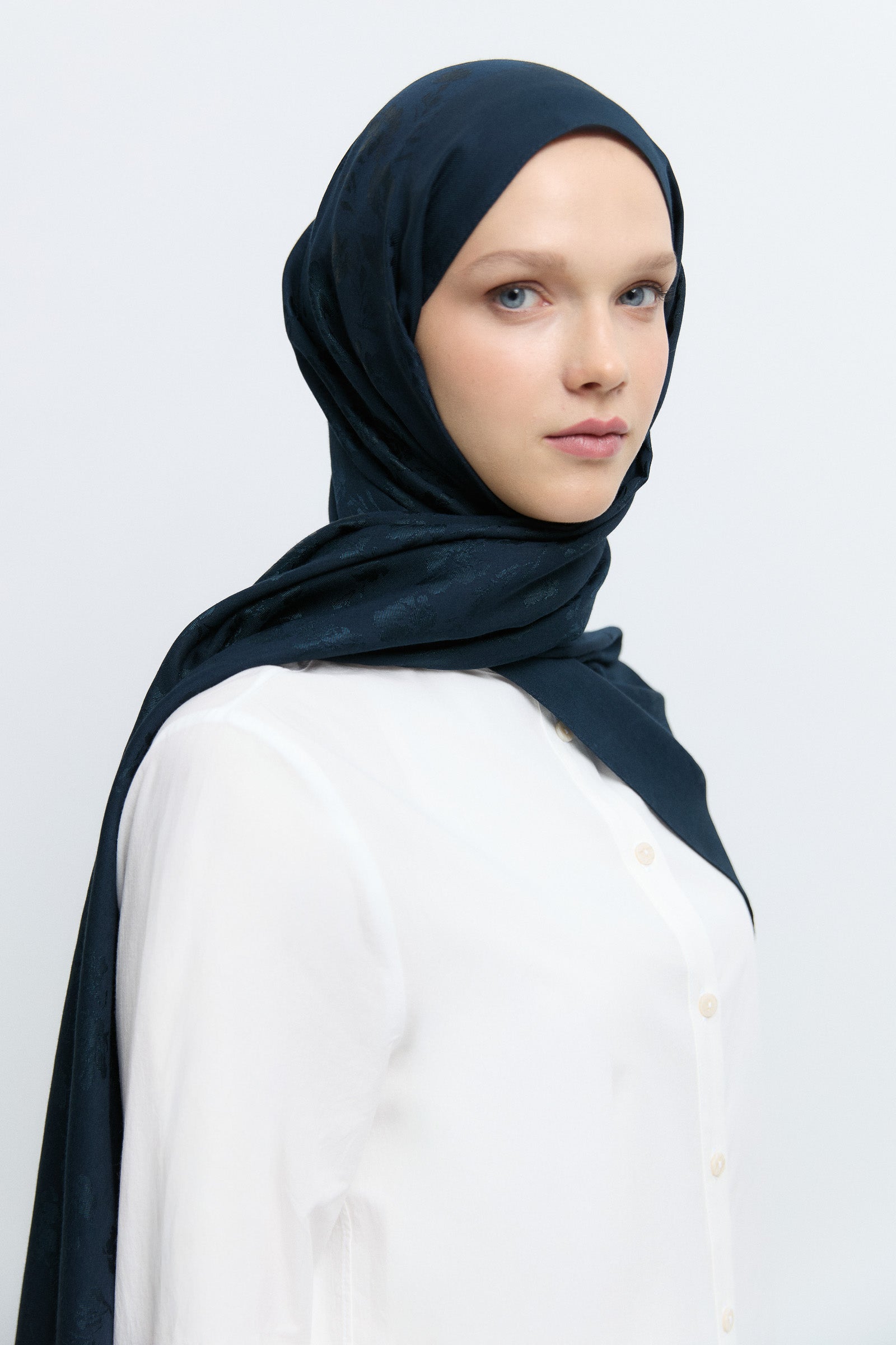 Bera Natural Jacquard Shawl – TUĞBA