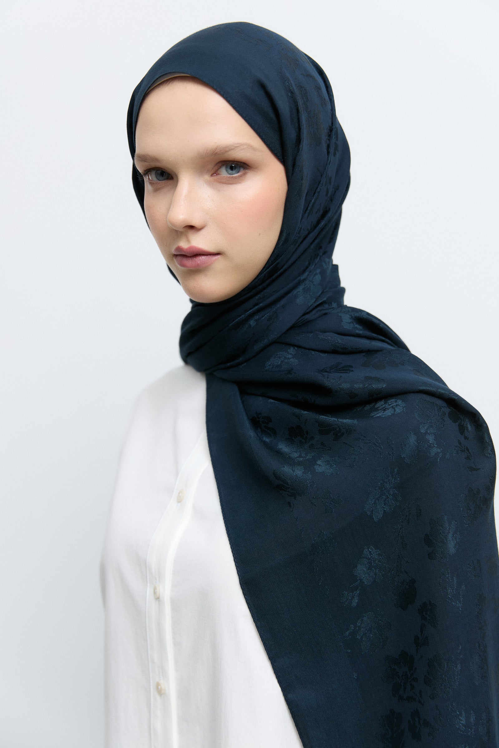 Bera Natural Jacquard Shawl – TUĞBA