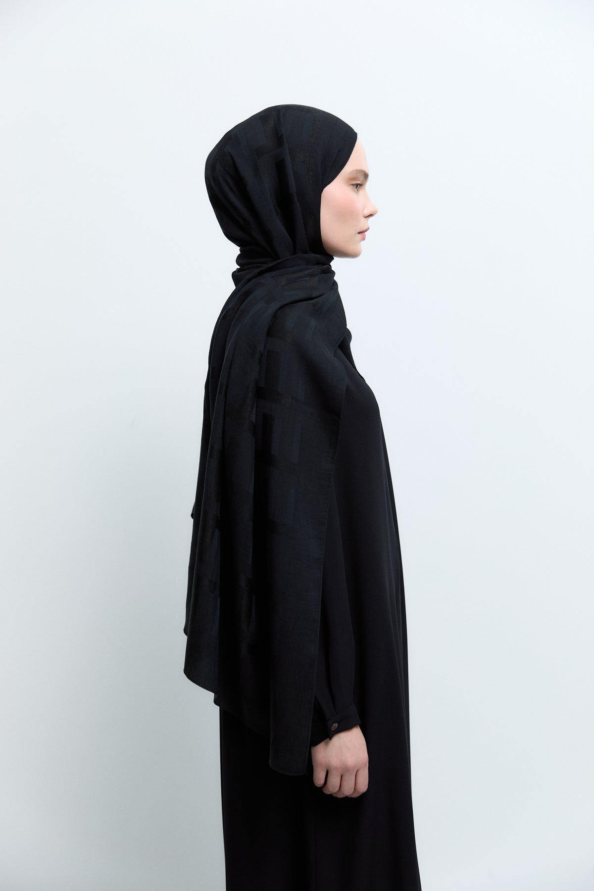 Tuğba Monogram Natural Jakar Şal - Siyah TUĞBA