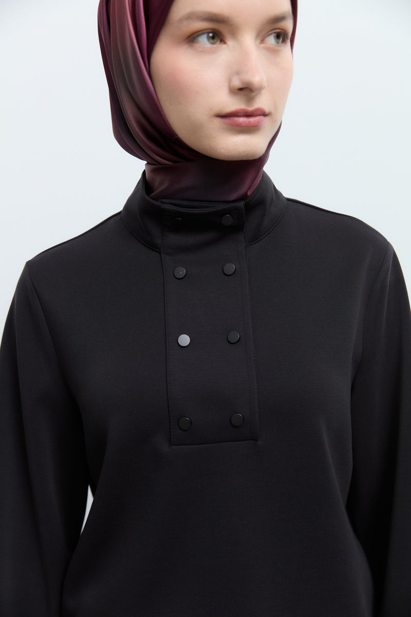 Dik Yaka Çıtçıtlı Sweat - Siyah TUĞBA